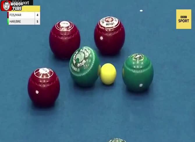 Video :At lawn bowls, a player pulls off a spectacular masterstroke